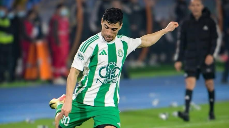 الجزائري بلقاسمي ينافس على جائزة أفضل لاعب داخل قارة إفريقيا