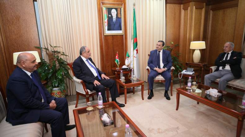 مباحثات جزائرية أردنية حول الصناعات المنجمية وإمدادات الطاقة