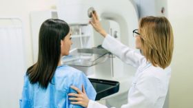 “الكانسر فوبيا”.. نساء يخشين إجراء فحص الماموجرام