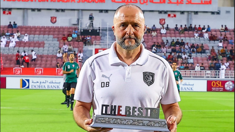 بلماضي يستلم جائزة أفضل مدرب في الدوري القطري لشهر سبتمبر