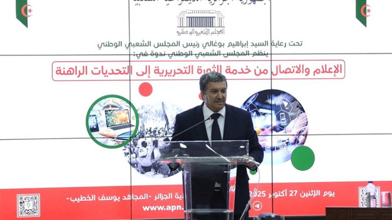 الإعلام الوطني أول خط دفاعي عن مصالح الجزائر