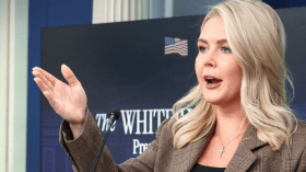 بعد ردها غير الدبلوماسي بشأن لقاء بودابست.. هذا ما قالته متحدثة البيت الأبيض!