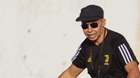 هذا المدرب مفتون بِالكرة الإيطالية وأسير “لا فيكيا سينيورا”!