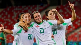 منتخب الإناث يفتكّ في الكاميرون تأشيرة خوض “الكان”