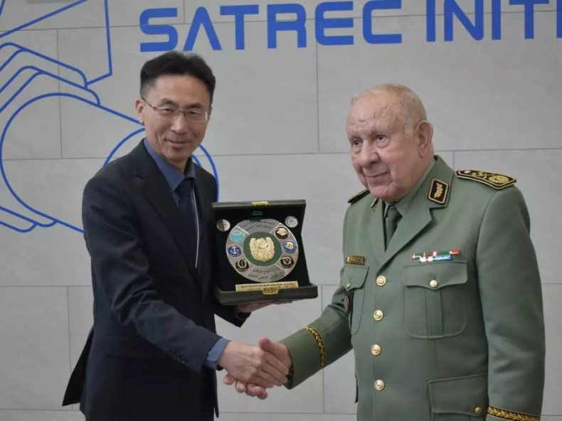 Le Général d’Armée Saïd Chanegriha poursuit sa visite officielle en République de Corée