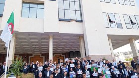 وقفة حقوقية في الجزائر لملاحقة مجرمي الحرب الصهاينة