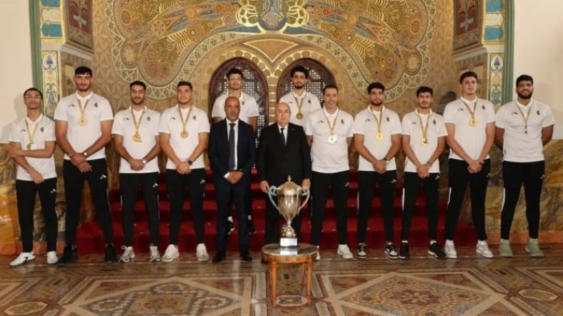 الرئيس تبون يُكرّم الرياضيين المتفوّقين دوليا