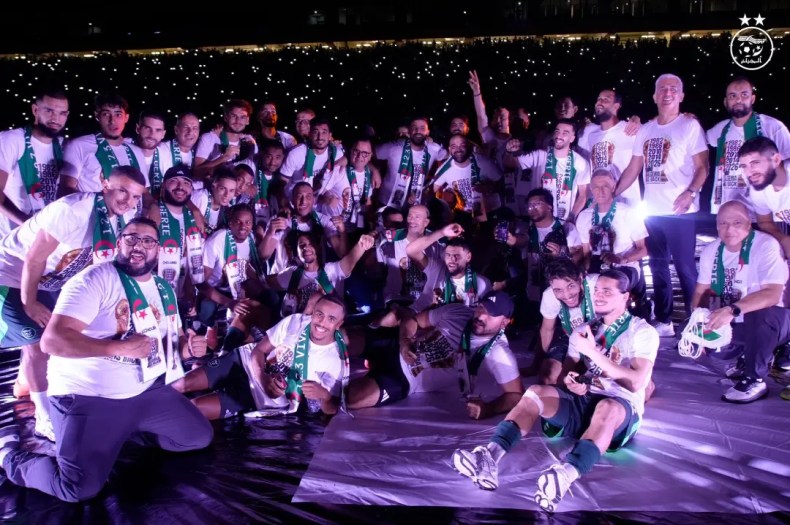 les Verts célèbrent avec les supporters la qualification au Mondial 2026