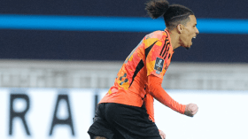 بالفيديو.. قبال يتألق بهدف عالمي وتمريرة حاسمة أمام ليون