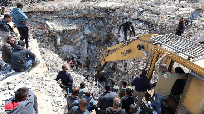 الاحتلال يعرقل جهود البحث عن جثث جنوده داخل غزة