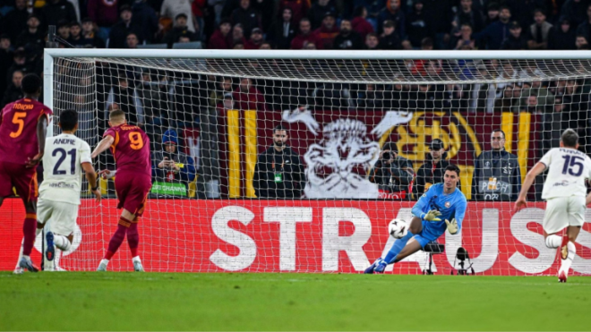 بالفيديو.. حارس نادي ليل يتصدى لثلاث ركلات جزاء متتالية أمام روما