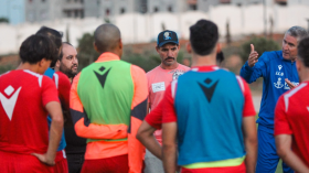 إدارة مولودية وهران تنفي وجود خلافات داخل الفريق