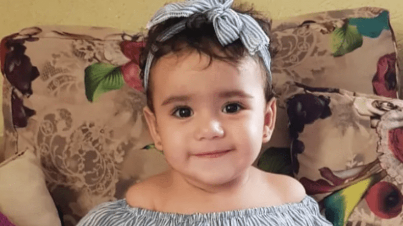 صورة متداولة على أنها للطفلة التي نهشتها الكلاب الضالة بالمسيلة.. هذه قصتها!