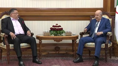 Le président de la République reçoit le président du parti Sawt Echaab