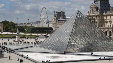 France: Le musée du Louvre fermé après un braquage