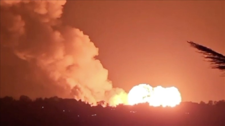 Israël frappe 12 sites au Liban malgré le cessez-le-feu