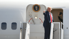 طائرة ترمب وطربوش الملك فاروق وتخاريف لافروف