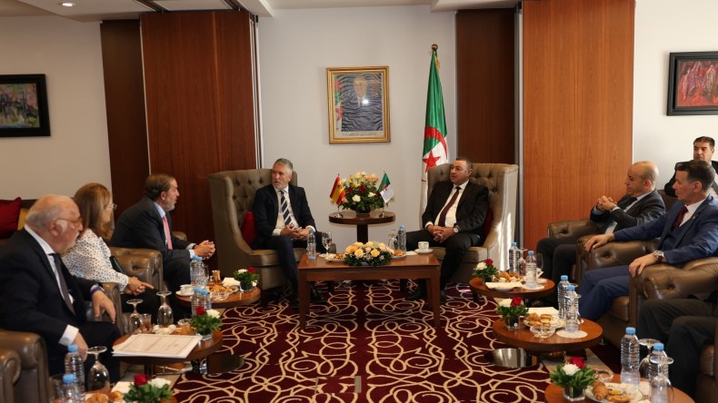 وزير الداخلية الإسباني: الجزائر شريك استراتيجي في المنطقة