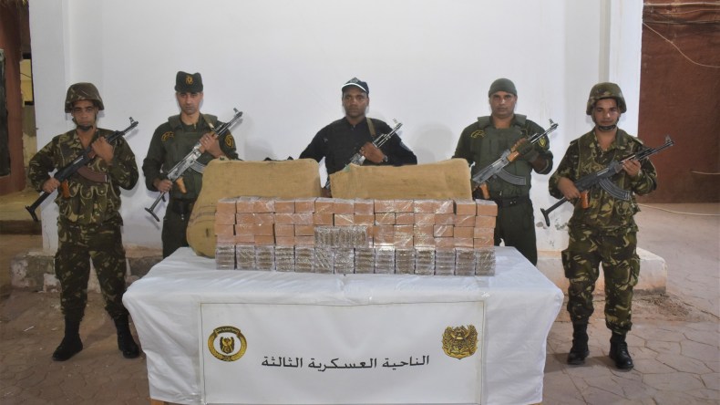 إحباط محاولات إدخال 7 قناطير من الكيف عبر الحدود المغربية