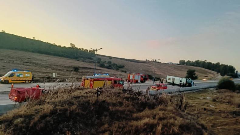 إصابة 19 شخصا في حادث انحراف حافلة بسكيكدة