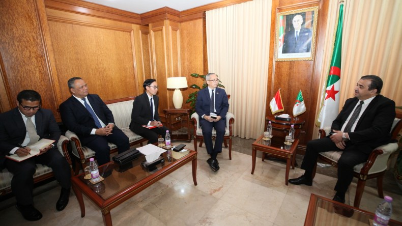 شركات إندونيسية مهتمة بالاستثمار في الجزائر بقطاعي المحروقات والمناجم