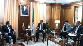 عرقاب يبحث مع سفير كولومبيا توسيع التعاون في قطاع المناجم