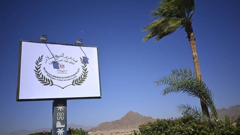 قمة شرم الشيخ للسلام.. مصر تُعلن مشاركة عباس ونتنياهو يتراجع