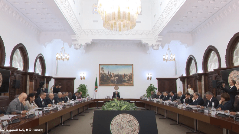 مجلس الوزراء يصادق على مشروع قانون المالية 2026