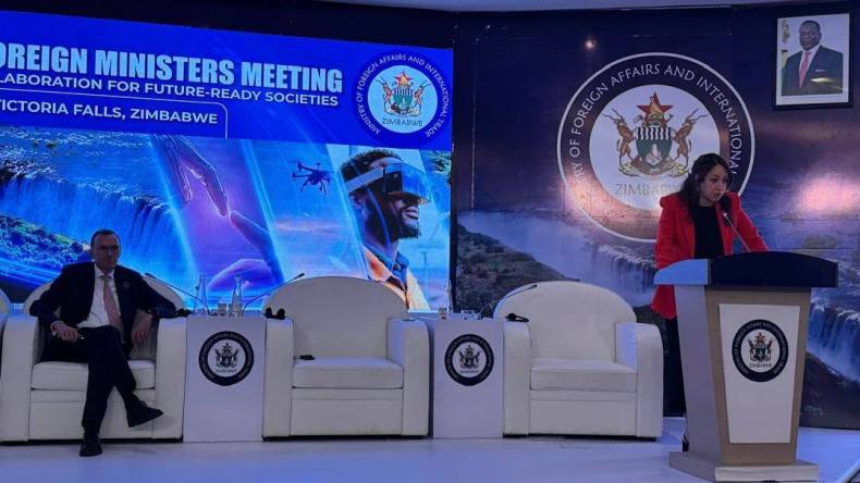 منصوري تترأس مع وزير خارجية النرويج جلسة حول تعزيز النظام المتعدد الأطراف في معالجة قضايا السلم والأمن