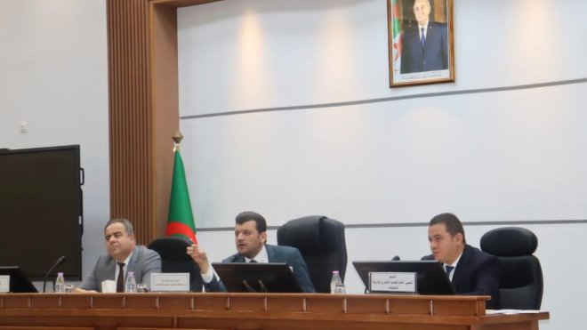 الصيد البحري وتربية المائيات.. وزير الفلاحة يلتقي بالمستثمرين