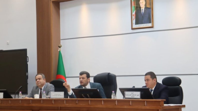 الصيد البحري وتربية المائيات.. وزير الفلاحة يلتقي بالمستثمرين