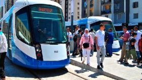 بسبب ركن عشوائي لمركبة.. اضطراب في حركة ترامواي العاصمة