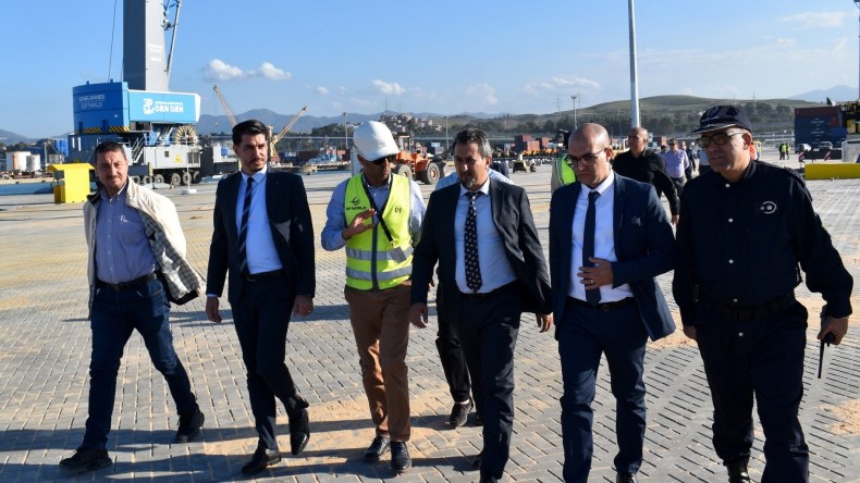 زيارات ميدانية لتعزيز كفاءة مينائي عنابة و”جن جن”