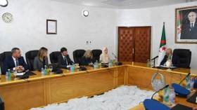 خبراء من “الإنتربول” في الجزائر