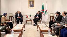 الجزائر ومصر تبحثان تعزيز الشراكة الاقتصادية والاستثمارية