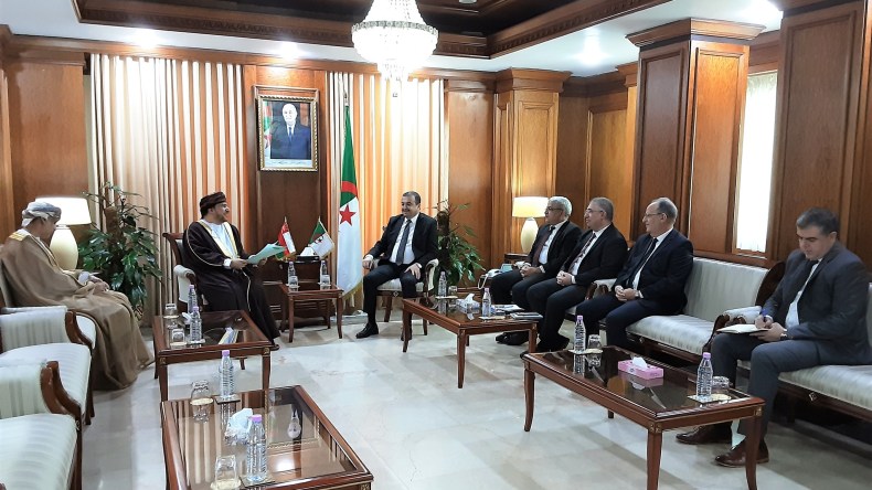مباحثات جزائرية-عمانية لتطوير الاستثمارات النفطية في الجزائر