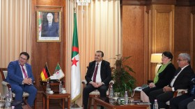 الجزائر وألمانيا تعززان التعاون في الطاقة والهيدروجين