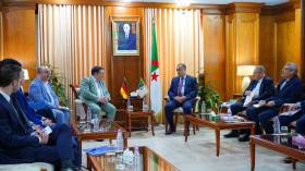 الجزائر وألمانيا تبحثان آفاق الاستثمار في الطاقات المتجددة