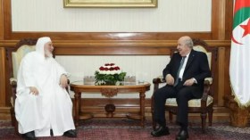 Le Président de la République reçoit le recteur de Djamaâ El-Djazaïr