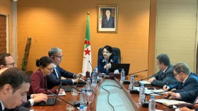 وزيرة التجارة الداخلية تستعرض إصلاحات ضبط السوق أمام بعثة صندوق النقد الدولي