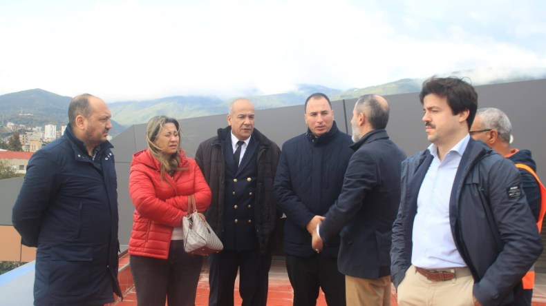 وفد إسباني–دولي يستكشف مؤهلات ميناء عنابة