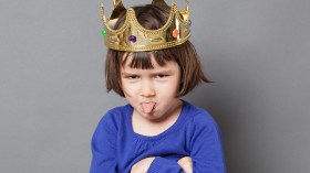 ظاهرة الدلال أو “الفشوش”.. تربية سلبية بطرق إيجابية