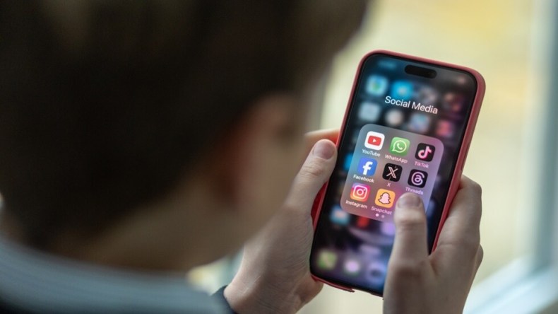 لمن هم دون 16 عامًا.. أوروبا تتجه نحو حظر استخدام مواقع التواصل