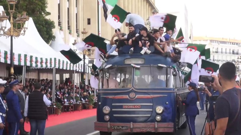 جزائريون يعودون إلى أيام الثورة والمقاومات الشعبية