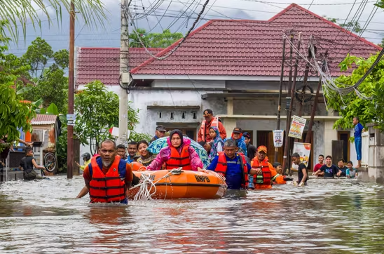 Inondations en Indonésie: 116 morts et 42 disparus