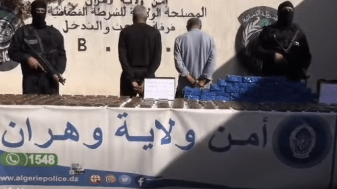 بالفيديو.. حجز كمية معتبرة من “الكيف” بوهران