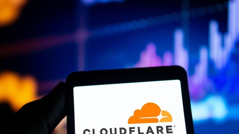 عطل عالمي يصيب ملايين المواقع الإلكترونية بسبب خلل في “كلاود فلير”