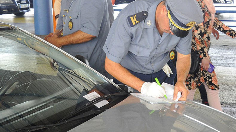 إجراء تنظيمي مؤقت لتسهيل جمركة السيارات بالموانئ