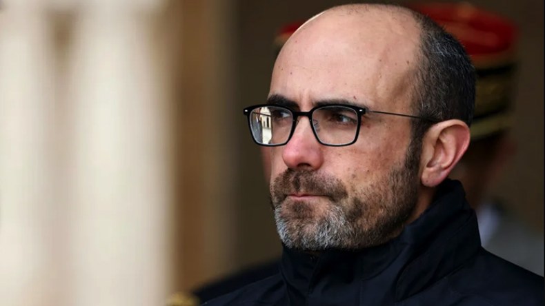 فرنسا جاهزة لاستئناف الحوار مع الجزائر