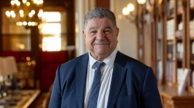 قبل زيارة نونيز… سيناتور فرنسي يفضح سردية اليمين حول “البُعبع الجزائري”